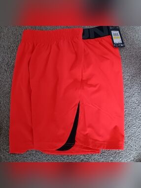 Under Armour Men's Bright Melon Athletic Shorts M NWT